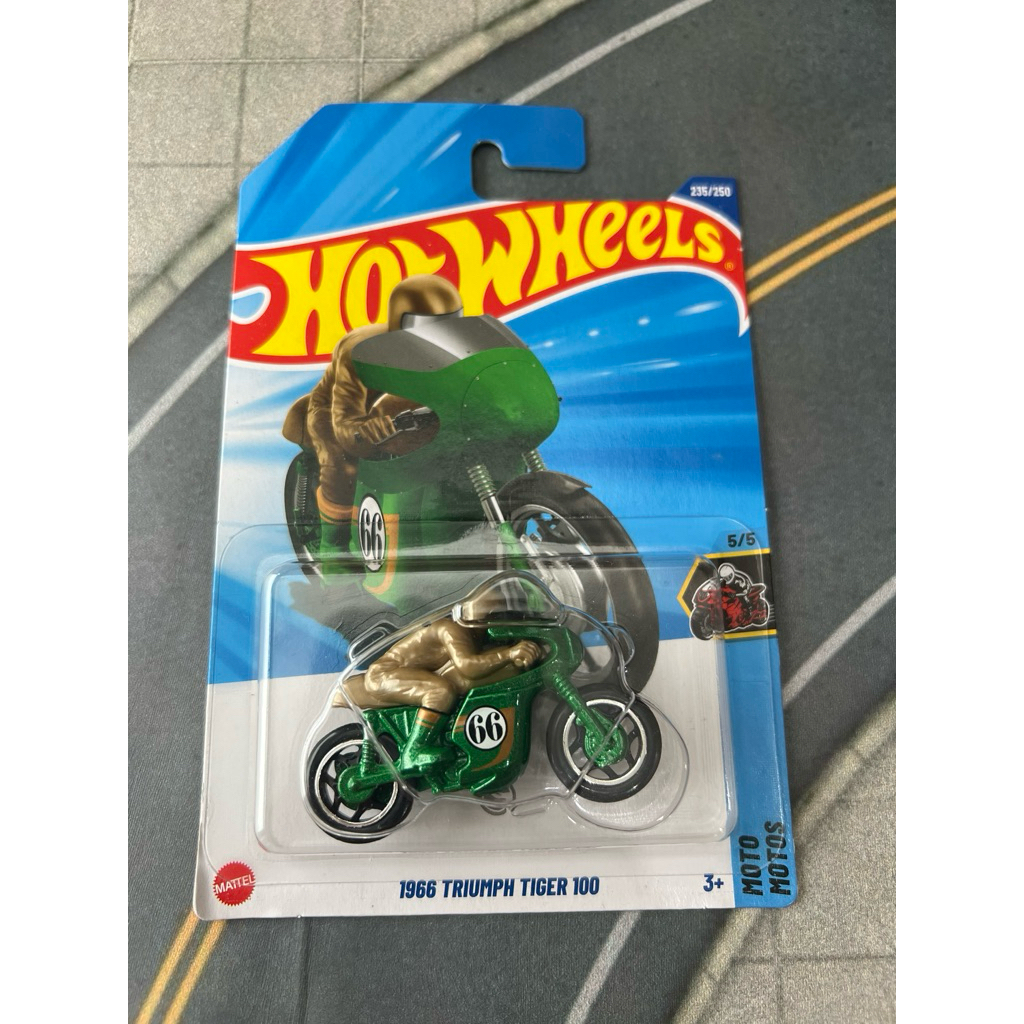 Hot wheels triumph tiger