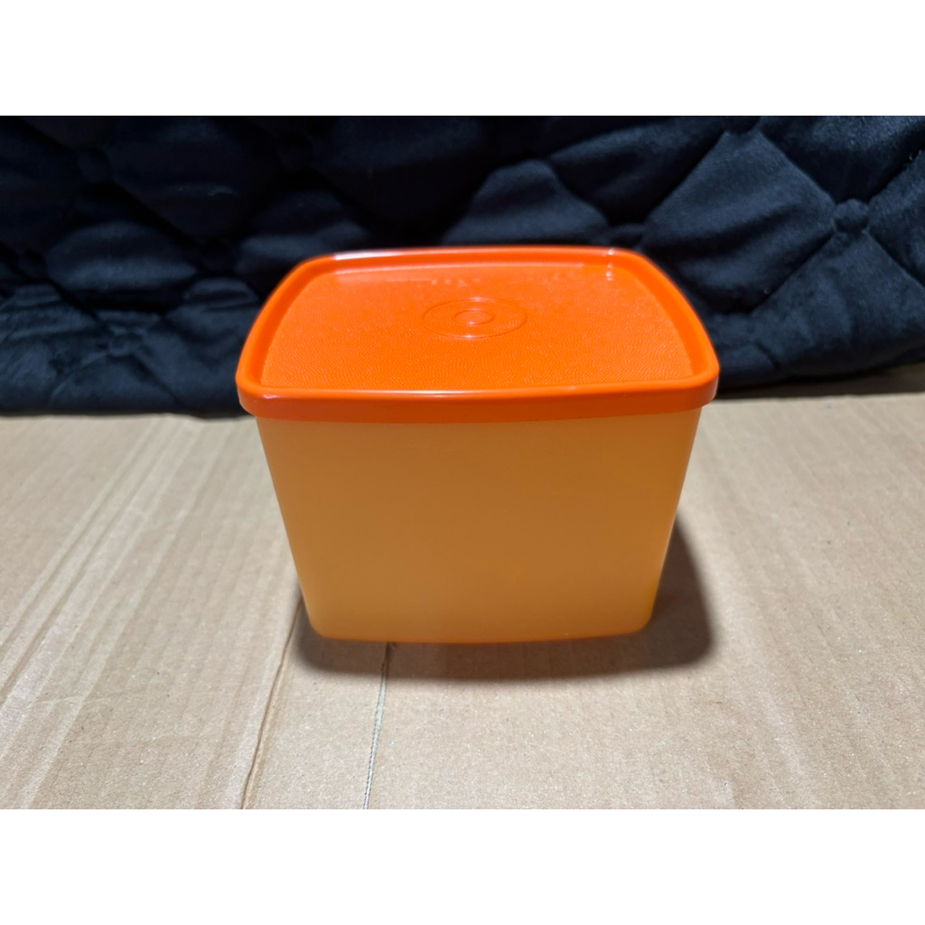 orange medium square round tupperware