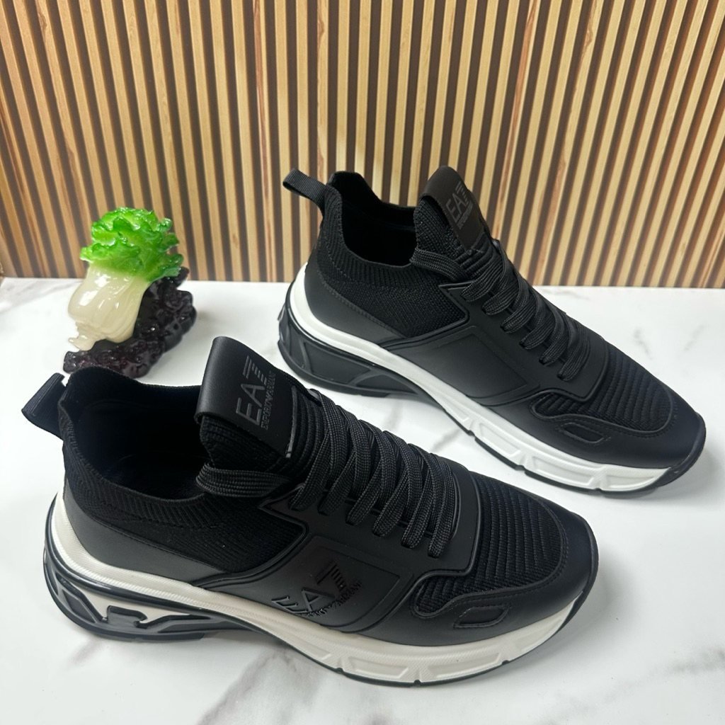 SEPATU PRIA SNEAKERS HITAM TERBARU,SNEAKER COWOK KEREN TERLARIS,SEPATU PRIA COWOK,WK300,MYBOSS123