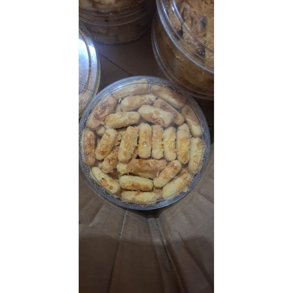 Kaastengels Kastengel Full Edam with customized homemade Butter. Salty and Crisp. Kue Keju. Toples 4