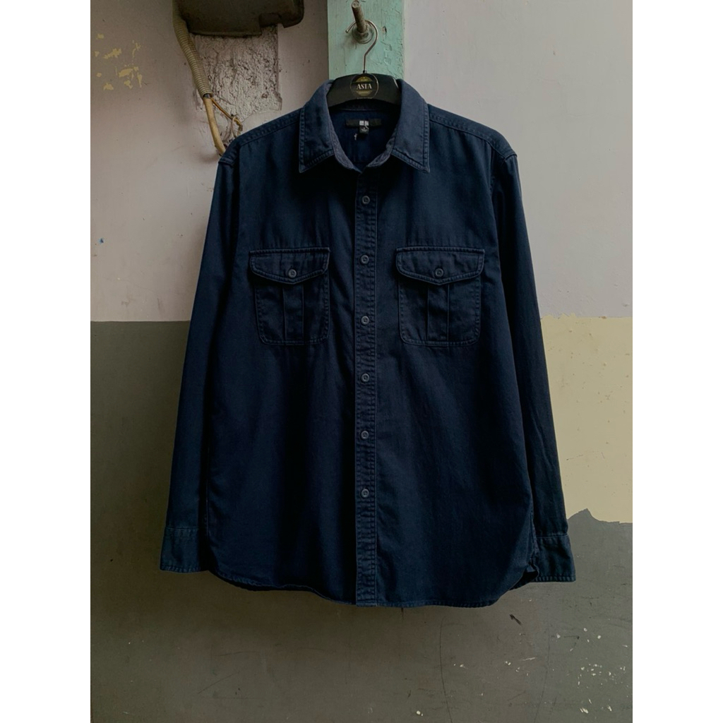 kemeja pria Uniklo workshirt navy lengan panjang preloved