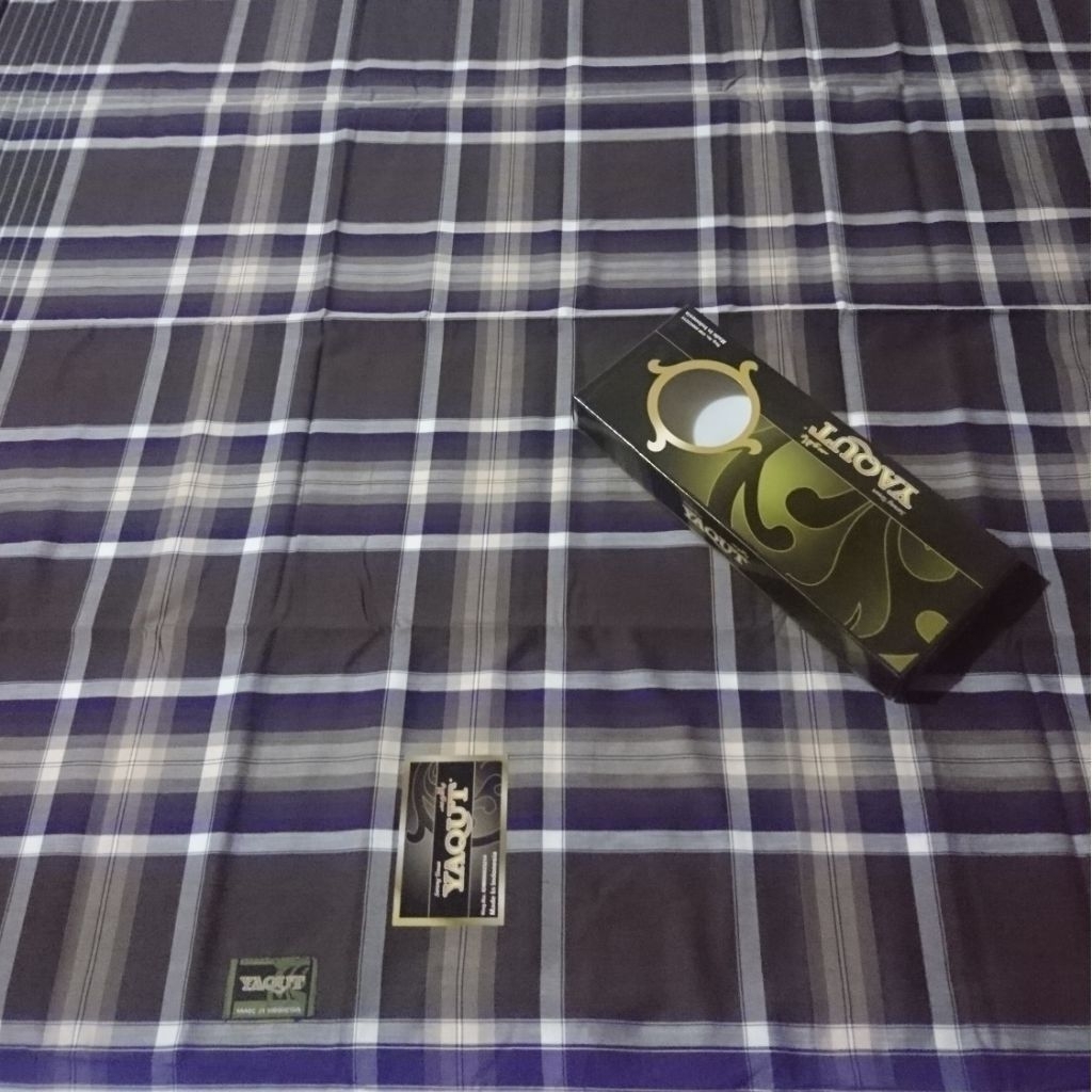sarung atlas favorit, yaqut
