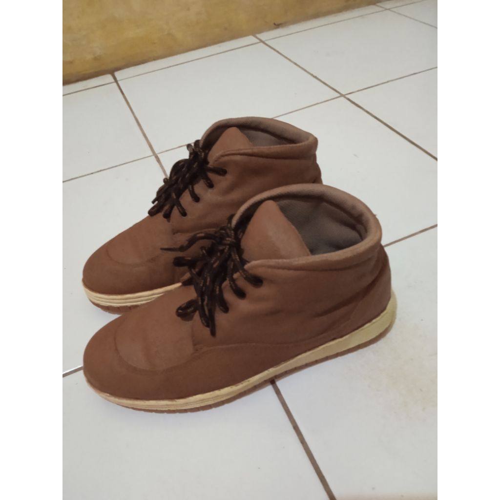 sepatu kulit skechers original second size 37-38.slip-on