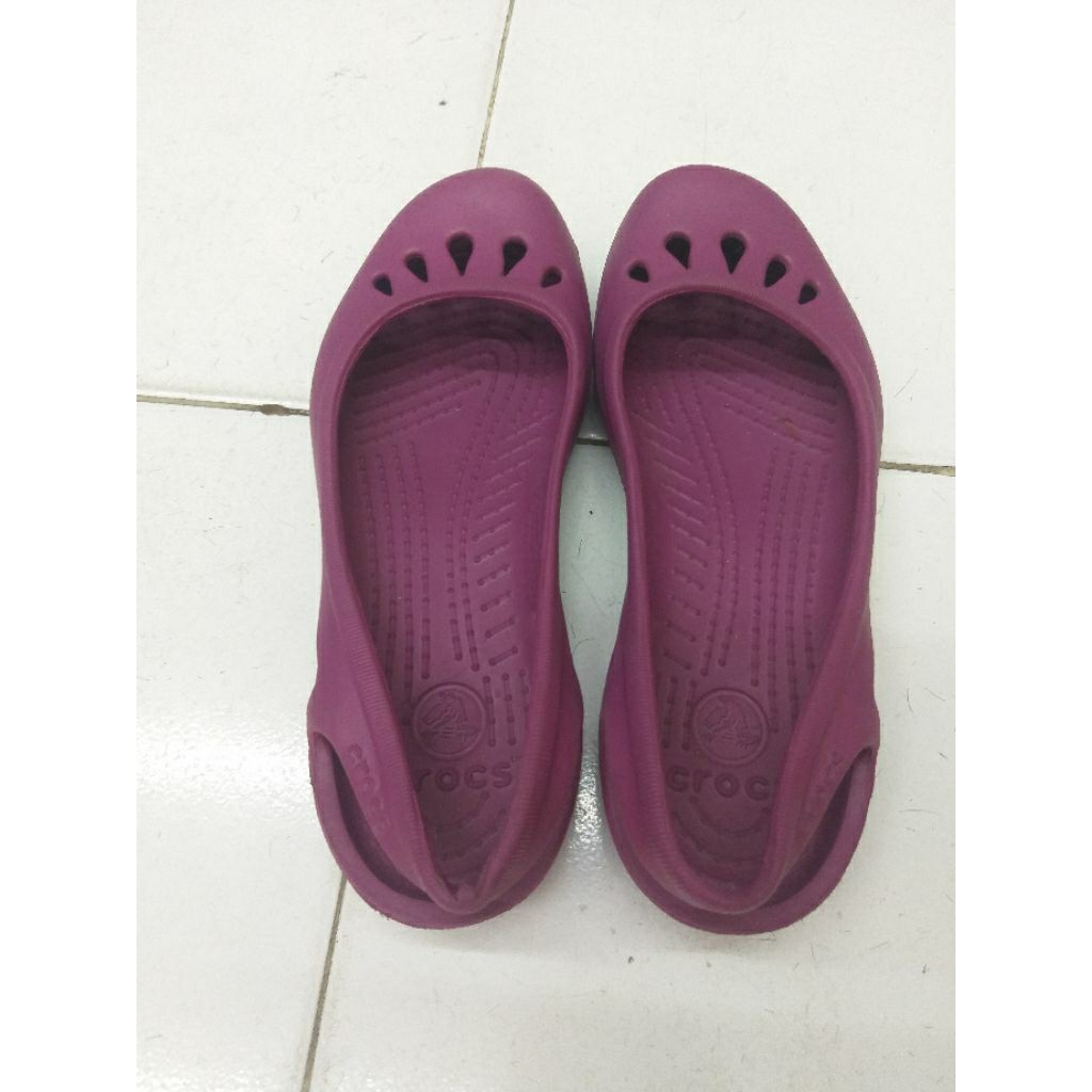 sandal second crocs