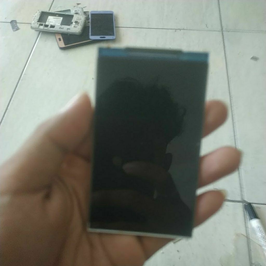 lcd samsung z2 SM-Z200F,lcd ok