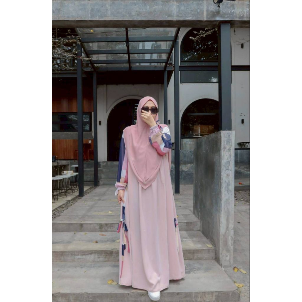 Dress by Zafeetri