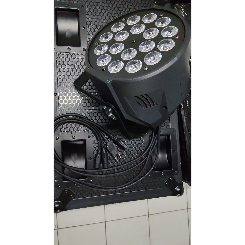 1 hardcase isi 8 Lampu Parled Heavy Duty 18×10 watt / 18 x 10 watt