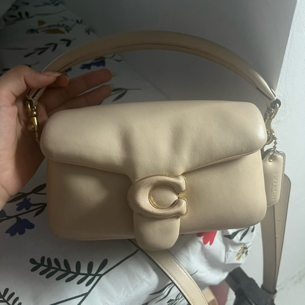 preloved coach tabby pillow original 100%