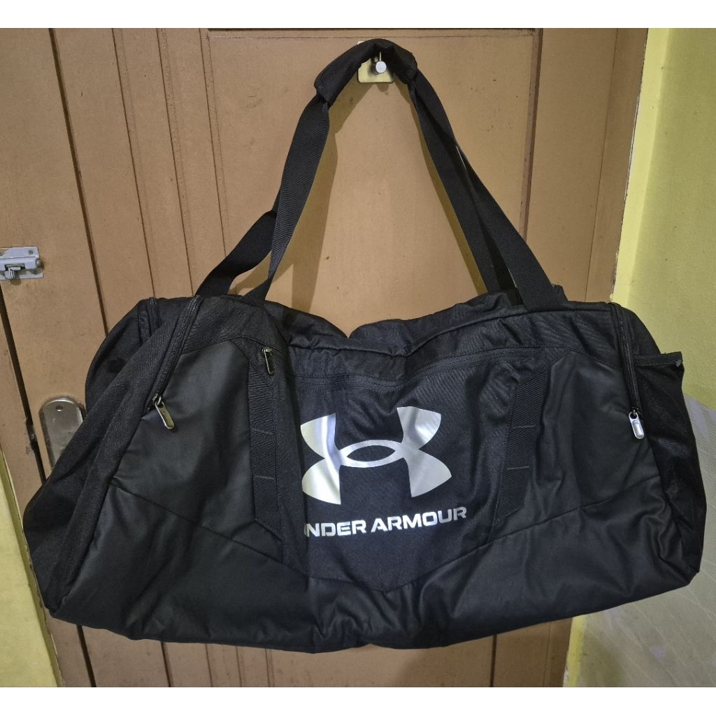Under Armour duffle bag size Large