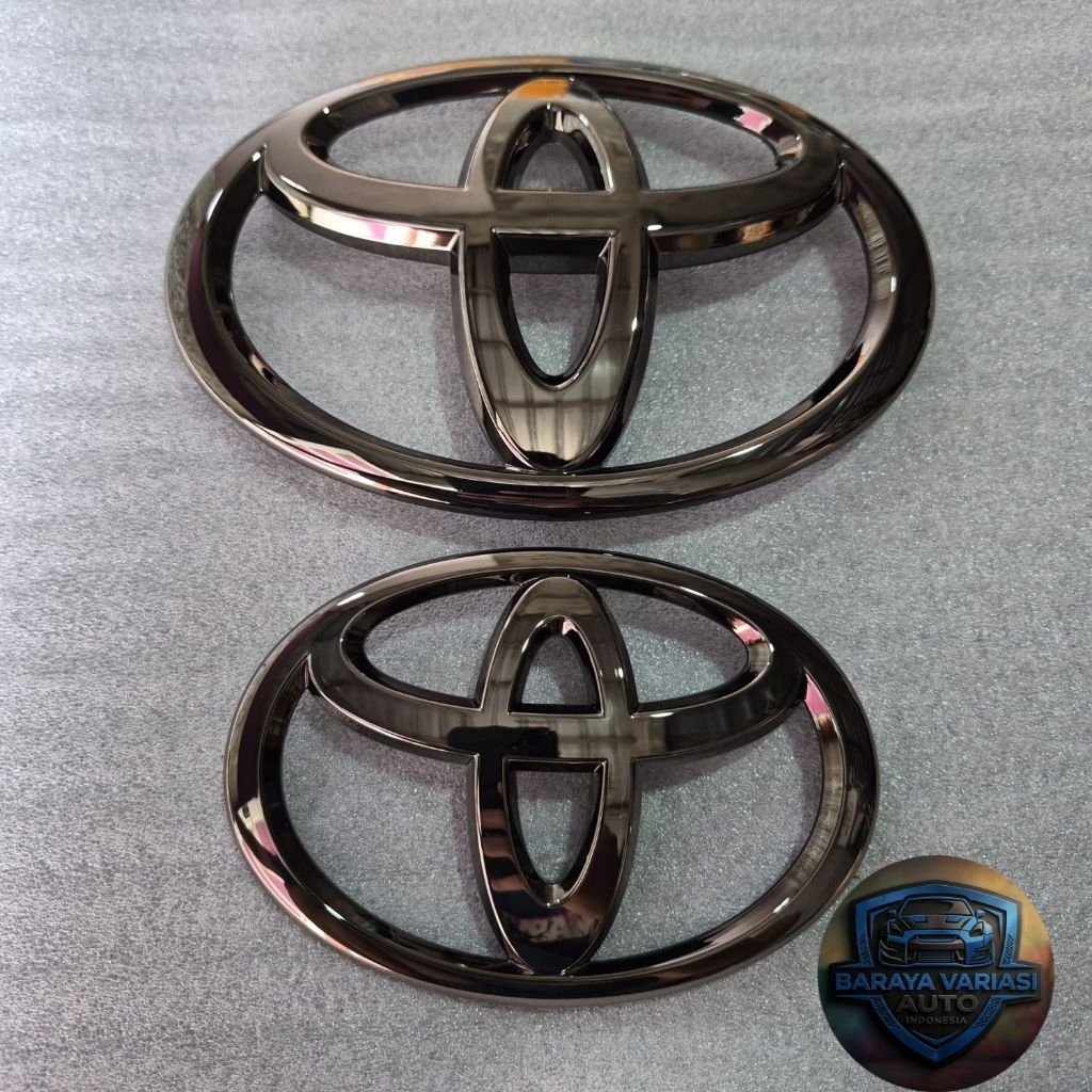 Emblem logo depan INNOVA REBORN VENTURER V  G Q 2016-2026  BLACK CHROME