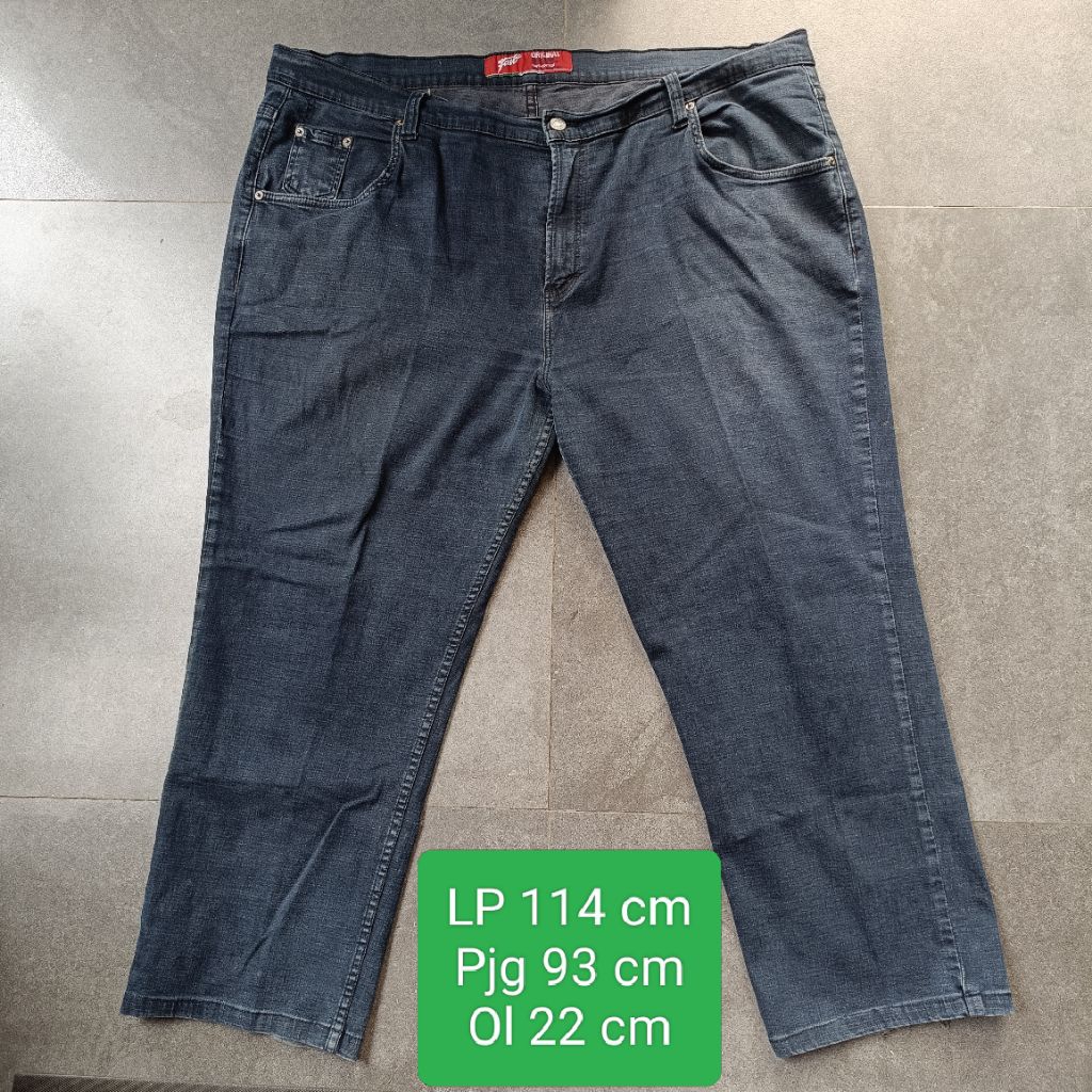 Preloved FAVO  Celana jeans pria celana denim navy size 48