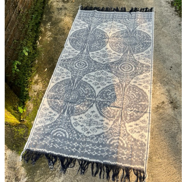 Saput Bali Blangket Motif Lobeng Putih Premium