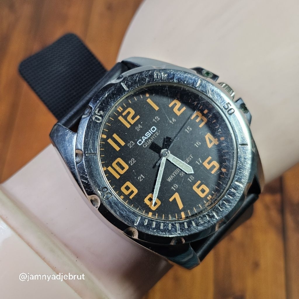 Jam C4s10 Military Dial MOD Stainless Case Black Orange Bekas