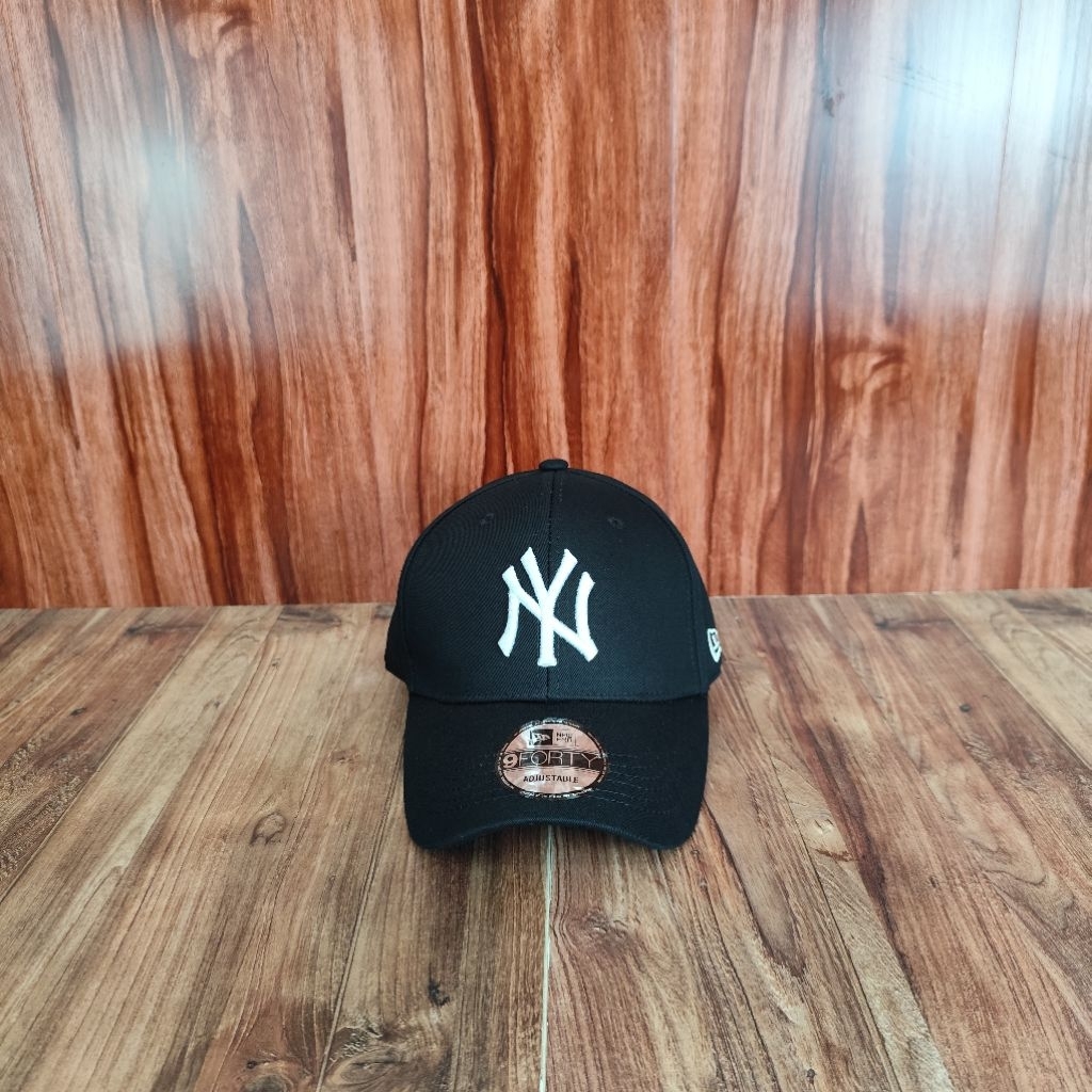 Topi Baseball NY Hitam
