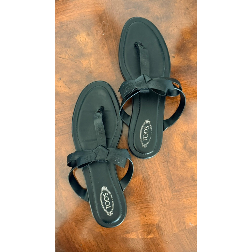 TODS LEATHER SANDAL PRELOVED HITAM JEPIT