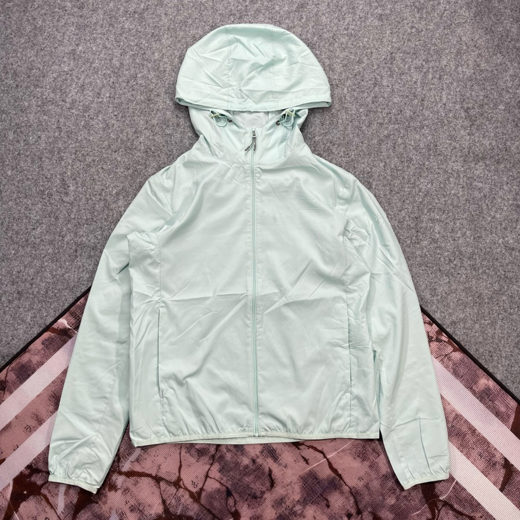 Jaket running Uniqlo second