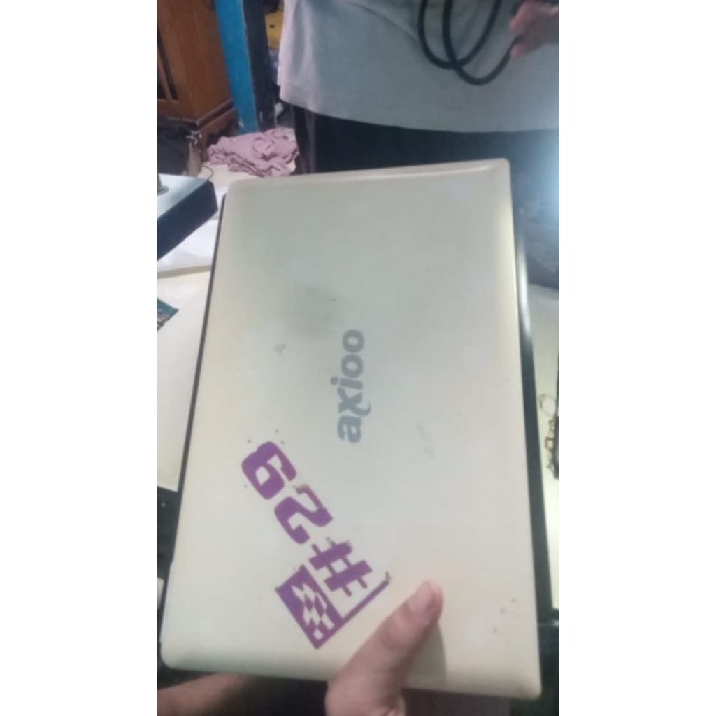 LAPTOP/NOOTBOK AXIO PICO M1110 MINUS LCD ENGSEL PATAH UNIT LENGKAP SAMA CHARGER