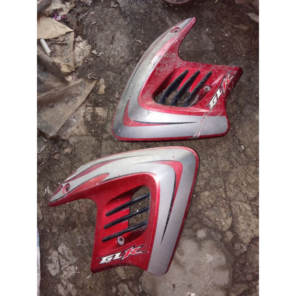 sayap tangki Tiger revo lama original copotan motor warna merah original