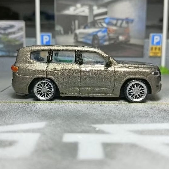 tomica Toyota land cruiser