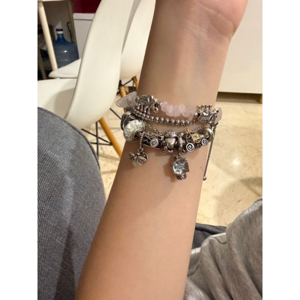 preloved pandora gelang charm inisial