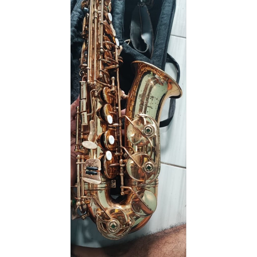saxophone alto Walker was 600 hg