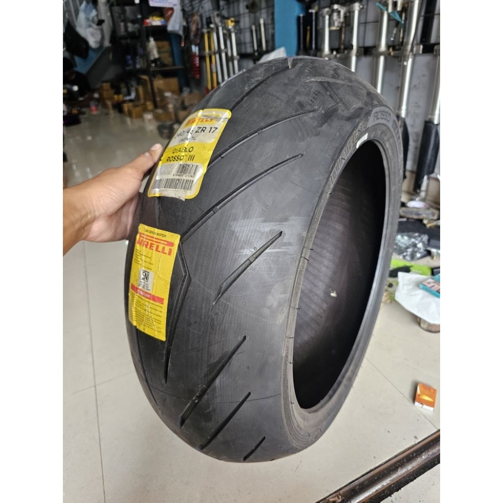 Ban pirelli 240/45-17 DR III 240 45 ring 17 baru stok lama bisa grossir