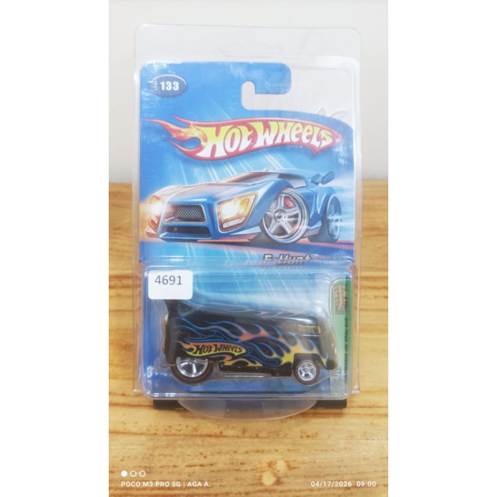 Hot Wheels 2004 Super Treasure Hunt TH$ Customized VW Drag Bus