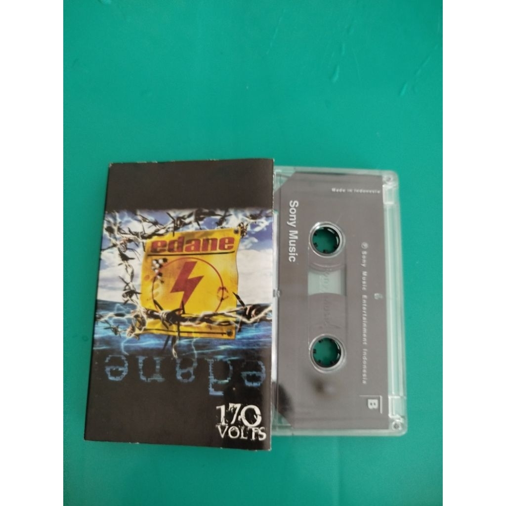 Kaset Edane