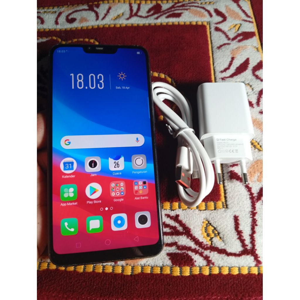 Di jual HP oppo A3S RAM 2/32 Barang Bagus normal siap pakai