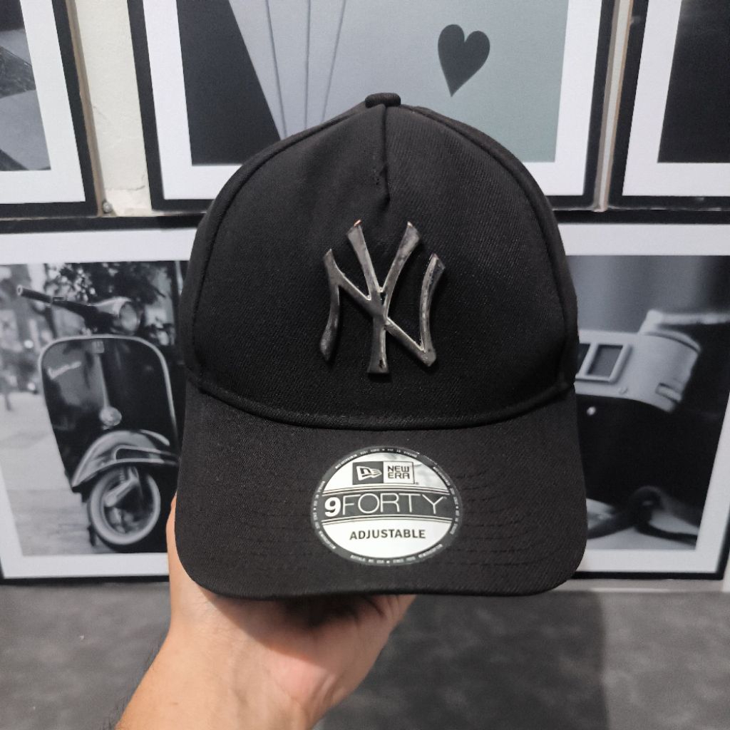 Topi New Era NY Yankees Logo Besi 9Forty Original