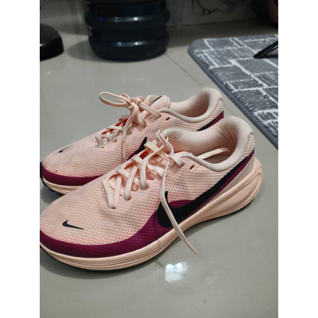 Nike Revolution 8 Women Original Pink Running Shoes Sepatu Lari Wanita Preloved Like New