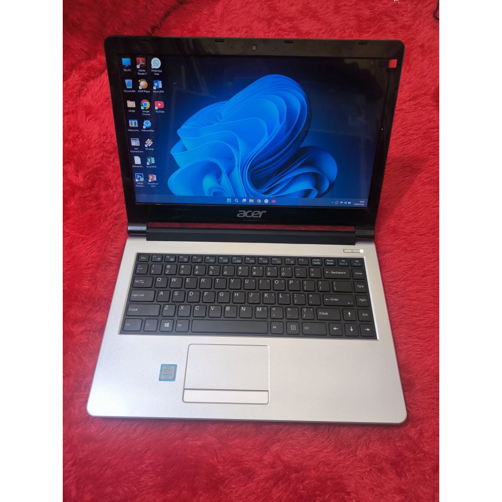 LAPTOP ACER SLIM,KENCANG.INTEL CORE I3 GEN 6, RAM 8 GB,SSD 120 GB