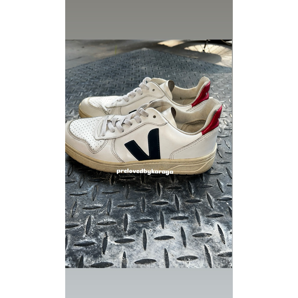 Veja Sneakers Size 37