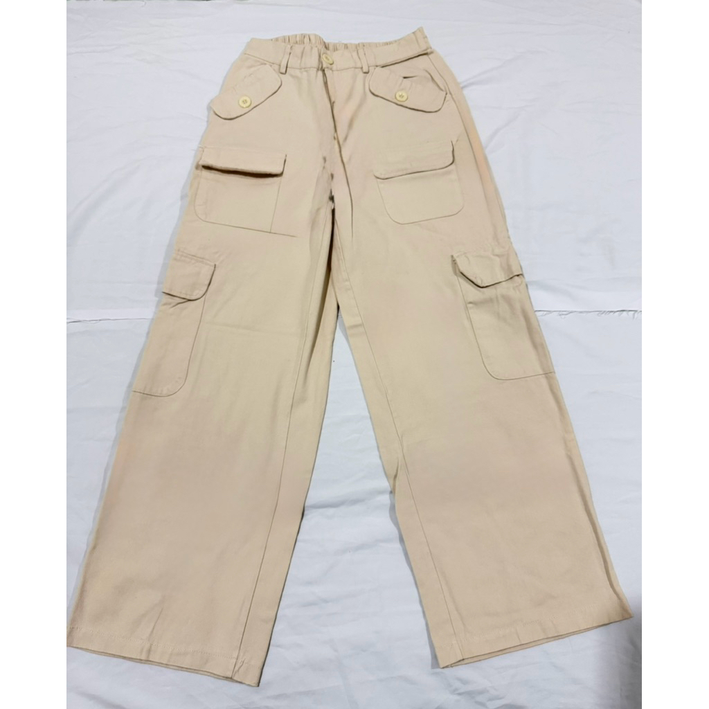 Light Cream Multi-Pocket Wide Leg Cargo Pants