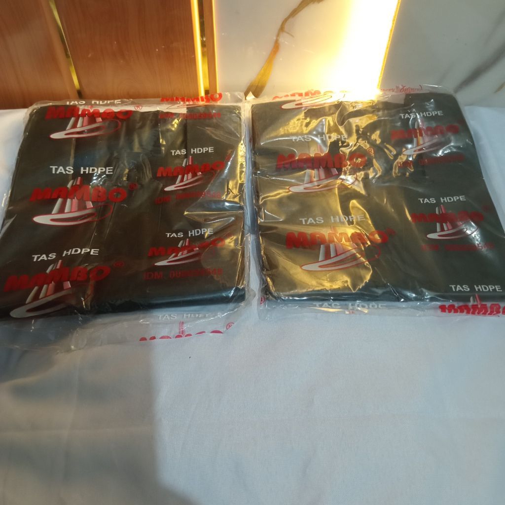 KANTONG PLASTIK HDPE MEREK MAMBO WARNA HITAM UKURAN KECIL/15