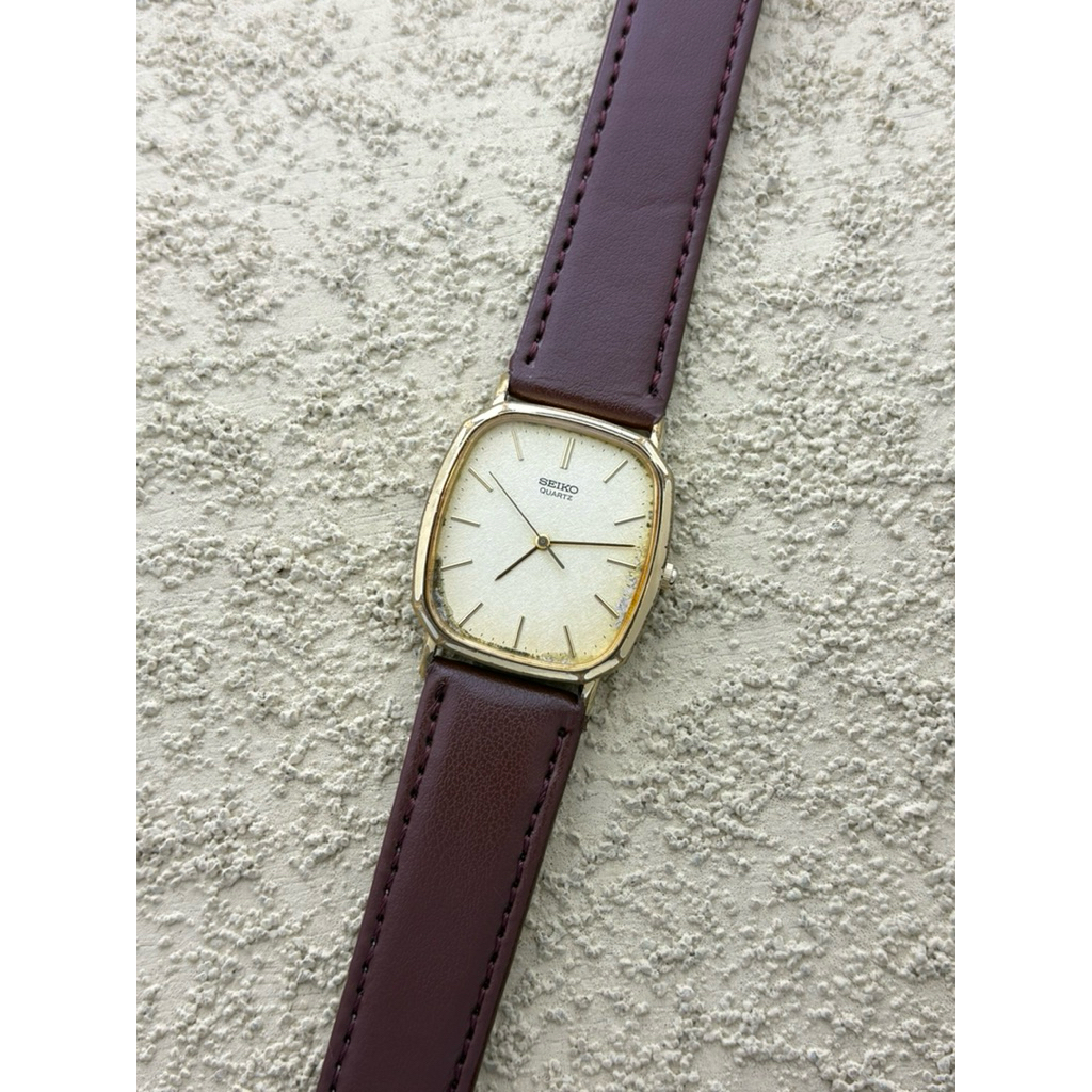 Dresswatch Jam tangan Seiko tank Classic Second Preloved
