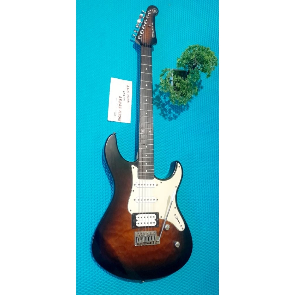 yamaha pacifica 212vqm