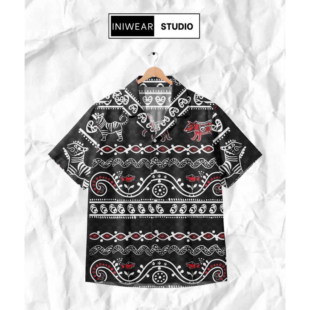 INIWEAR Kemeja Black Batik Motif Fauna Tradisional Indonesia Khas