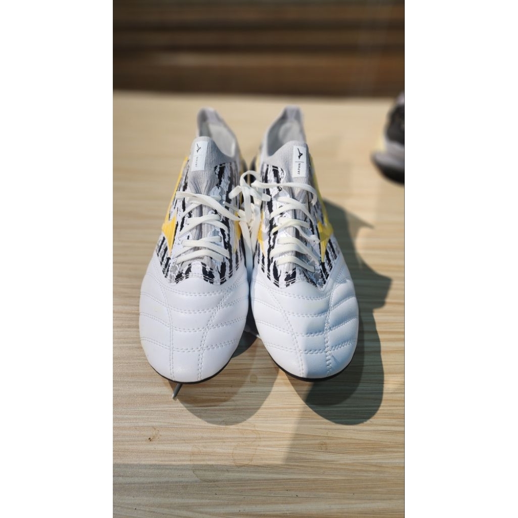 Mizuno Morelia Neo III Made in Japan FG soccer cleats