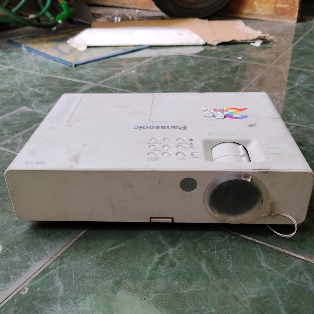 JUAL  MATI Proyektor PANASONIC PT-LB1VEA BEKAS Harga 1 PCS SPERPART PROYEKTOR LENSA