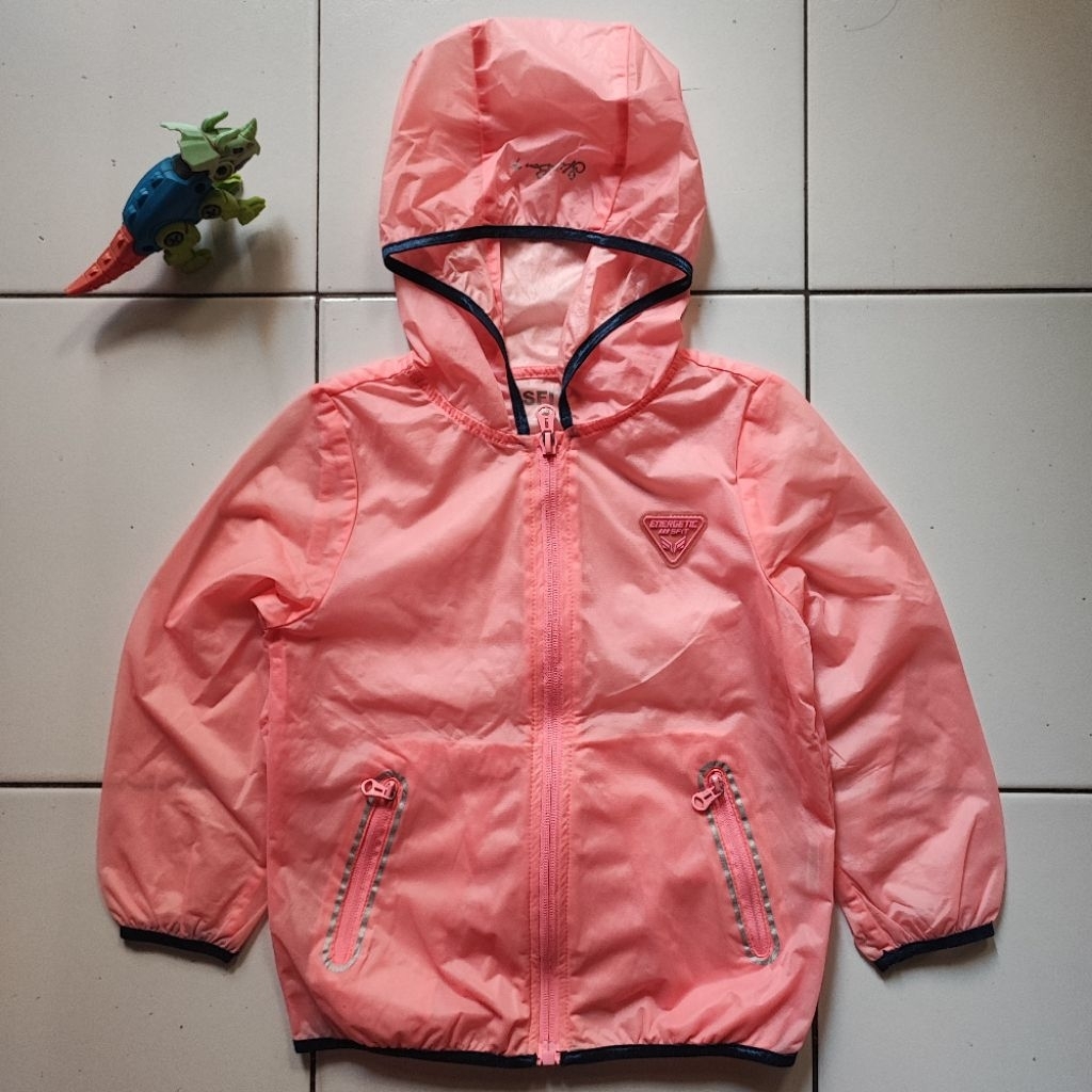 Jaket Running Parasut Lightweight Sporty Anak Perempuan SFIT Outdoor Original 100% Motoran Cuaca Pan