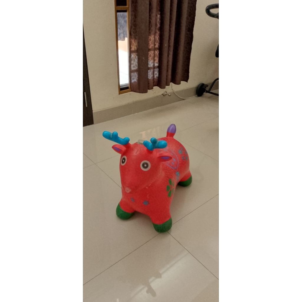 Mainan Tunggang-tunggangan Kuda Kudaan Sapi Karet - Merah
