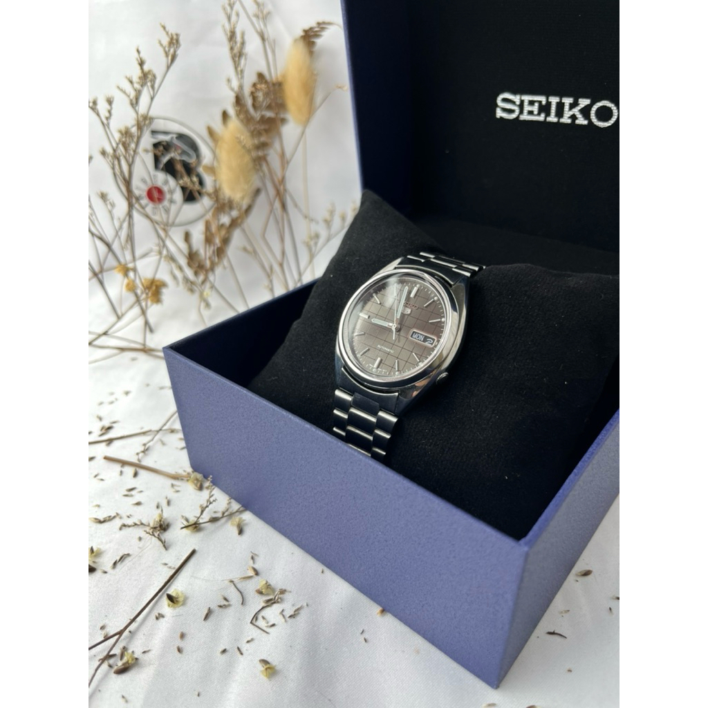 SEIKO 5 SNXF07K1 GRID DIAL