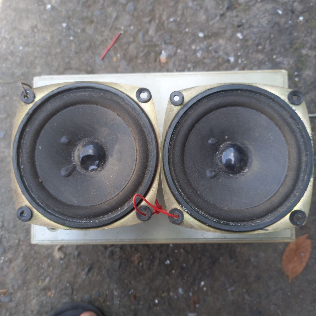 SHARP Sepasang Speaker pasif tanpa box dan tanpa head mesin ampli bekas 4 inch