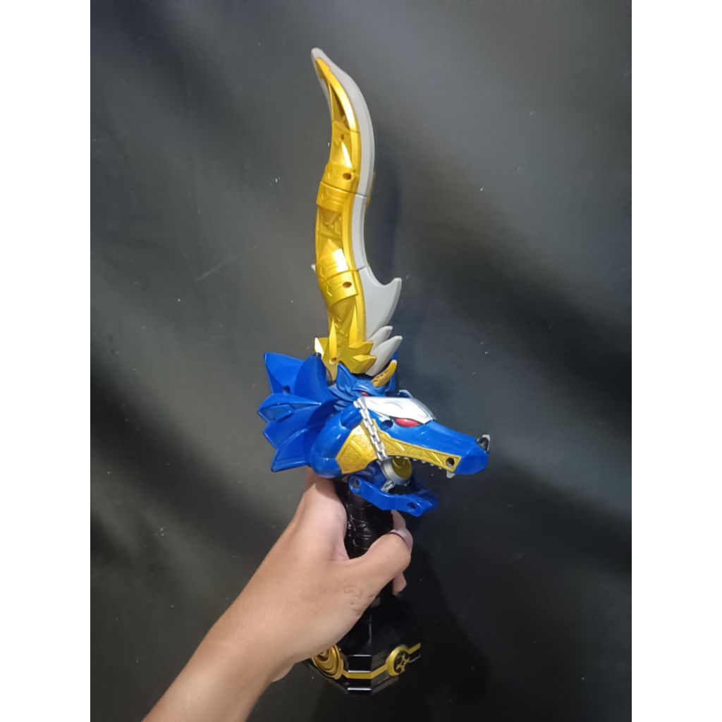 Dx Kamen Rider Garulu Saber Kiva
