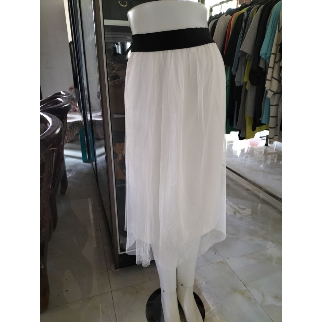 rok tutu putih