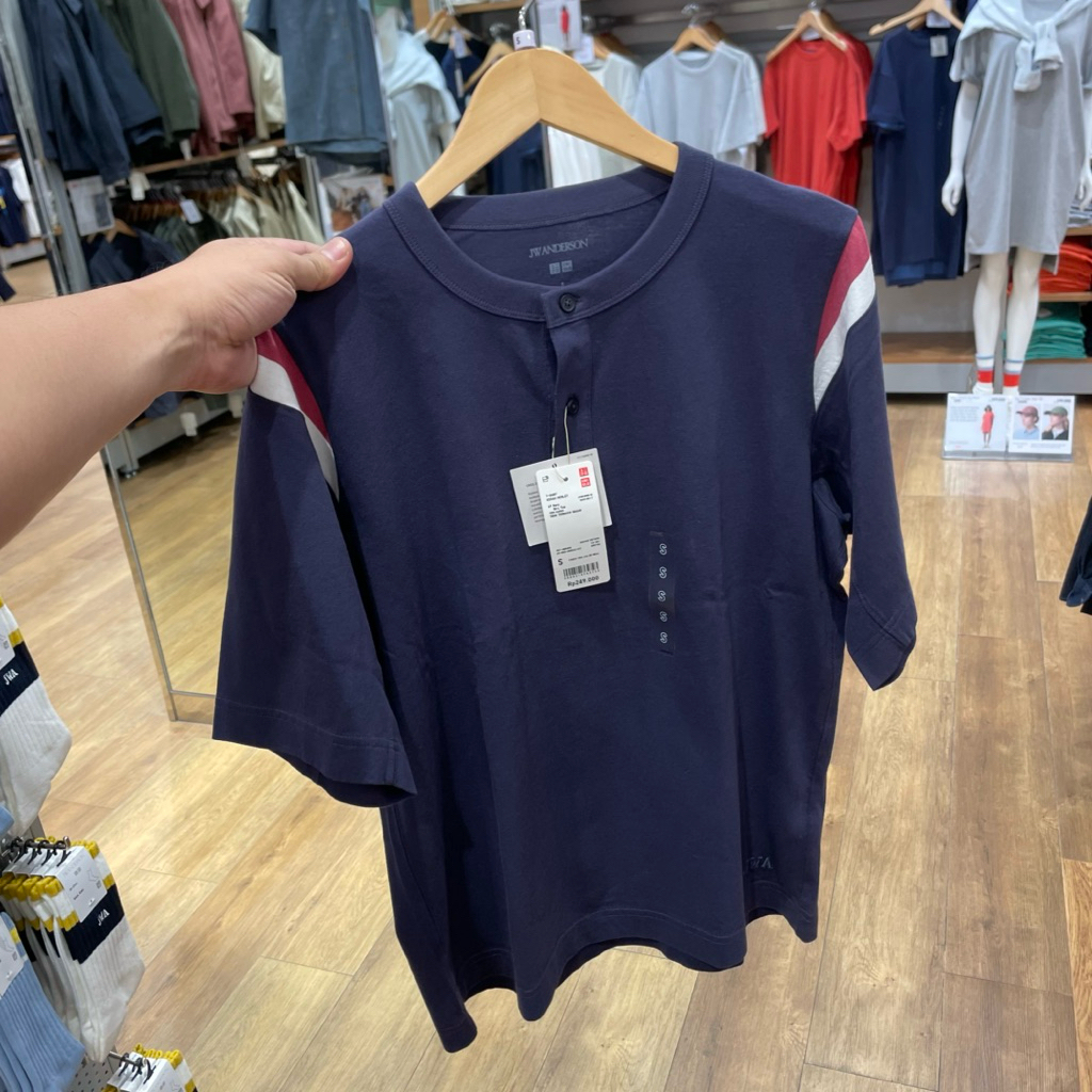 Tshirt Uniqlo Man KERAH HENLEY JWA 69 navy