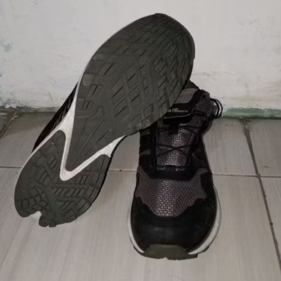 SEPATU SECOND TRF GORE TEX SIZE 41 INSOLE 26.5