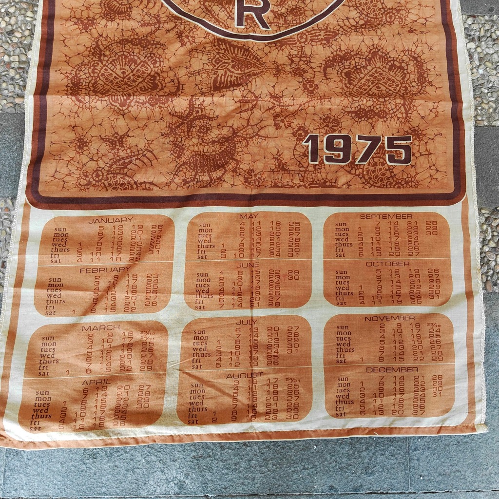 Pajangan Vintage NOS kalender Kain tahun 1975