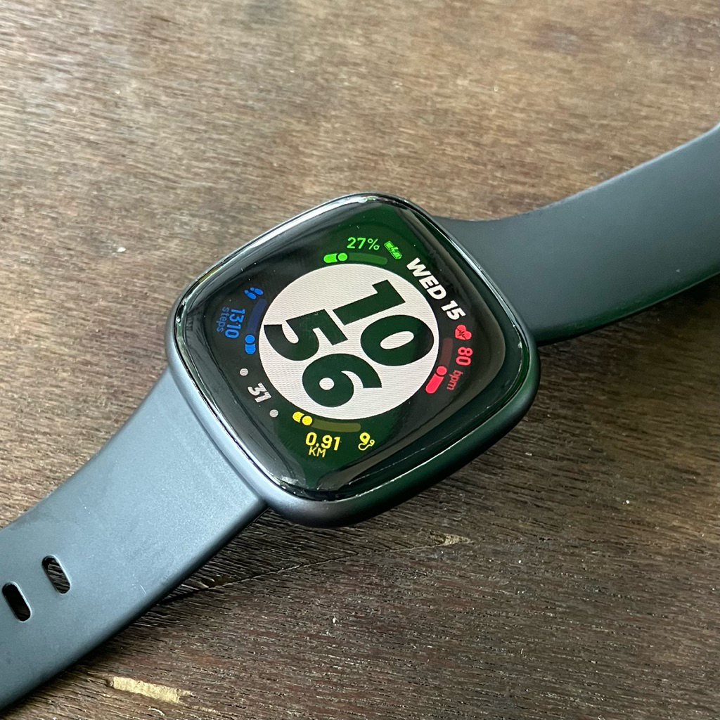 Fitbit Versa 4